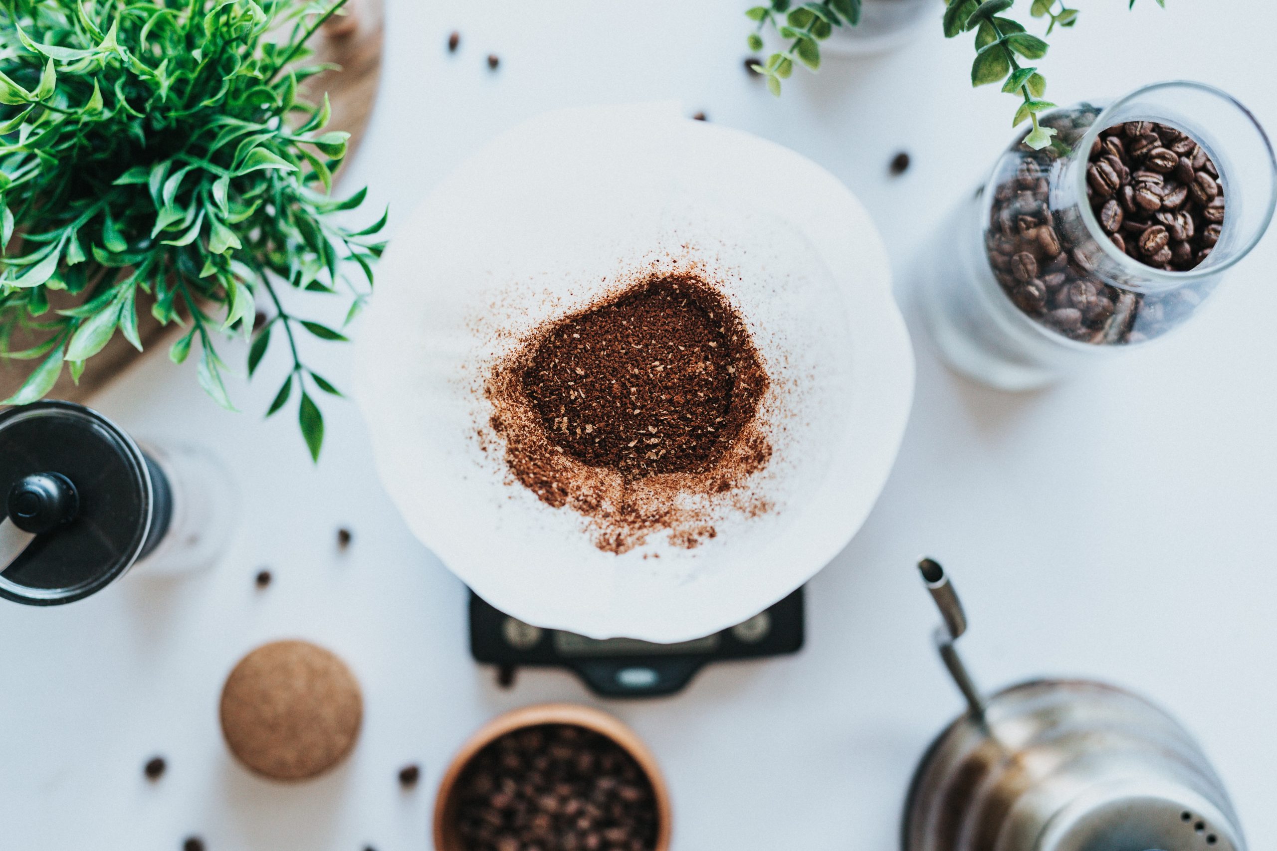 10 întrebuințări ale zațului de cafea