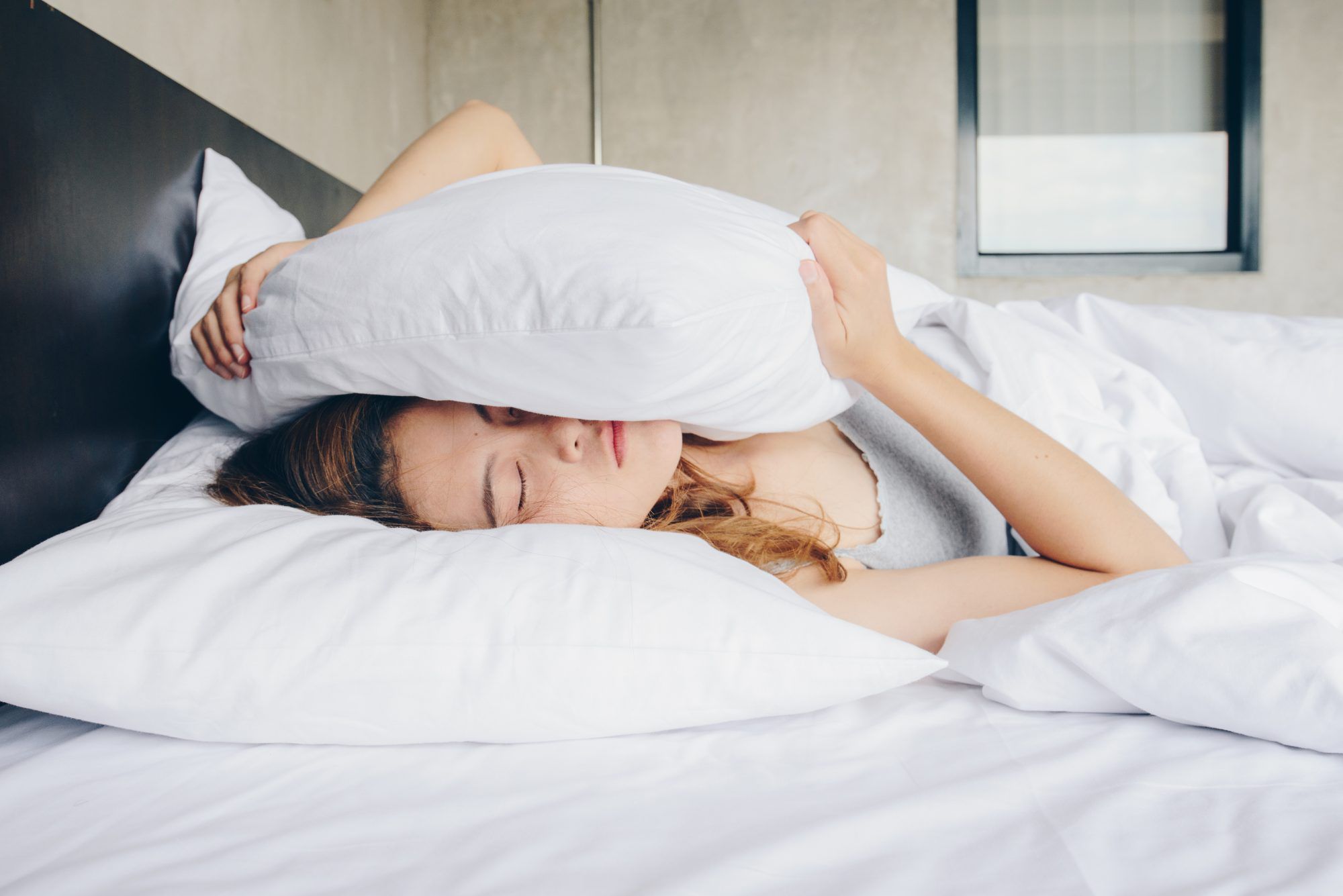 10 lucruri pe care trebuie să le știți dacă vă place să dormiți dezbrăcați