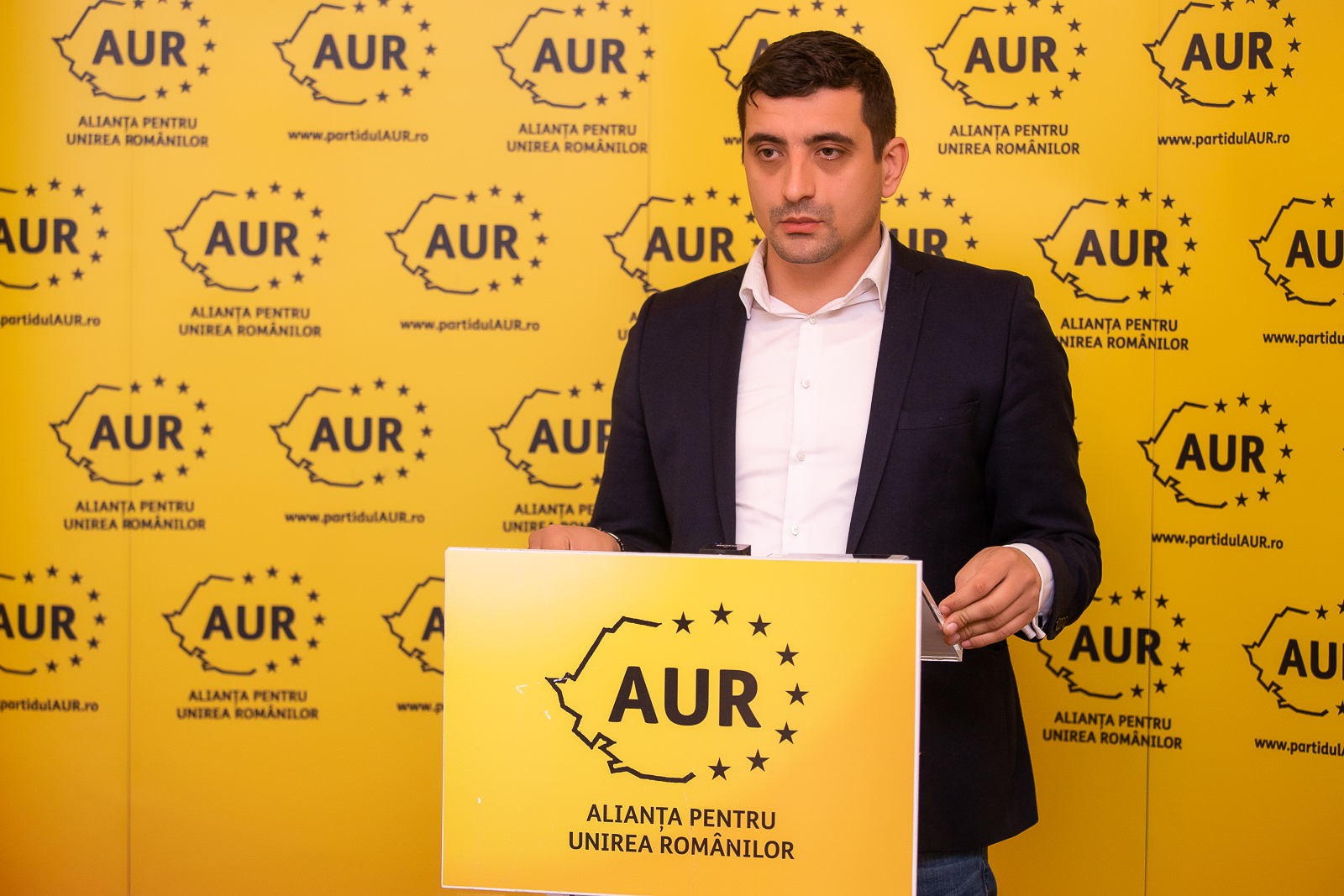 Scurgere de informații din aplicația AUR. Datele personale ale celor care și-au instalat aplicația vizibile la liber