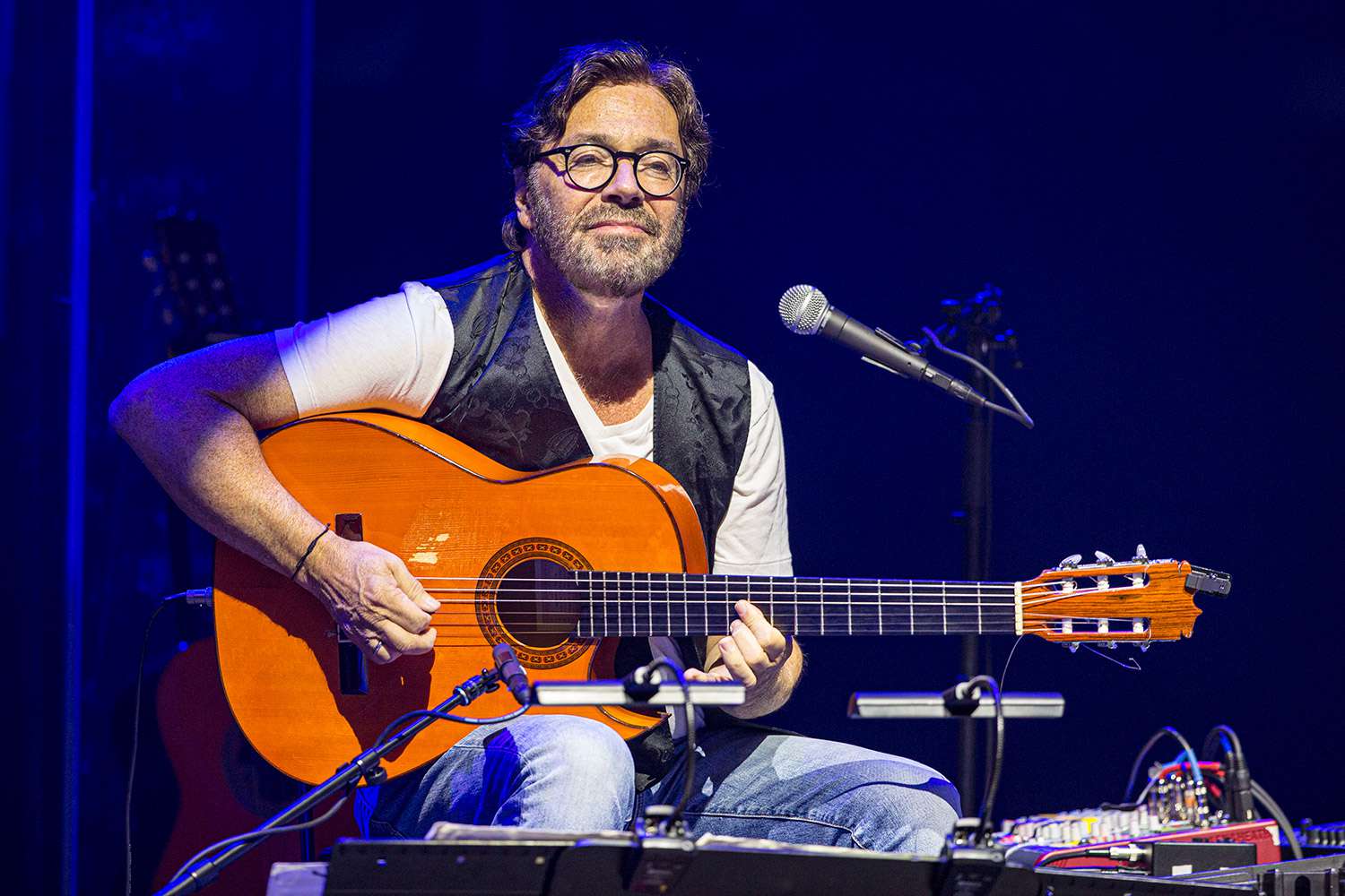 Chitaristul american Al Di Meola a făcut infarct în timpul concertului pe care îl susținea în București la Arenele Romane